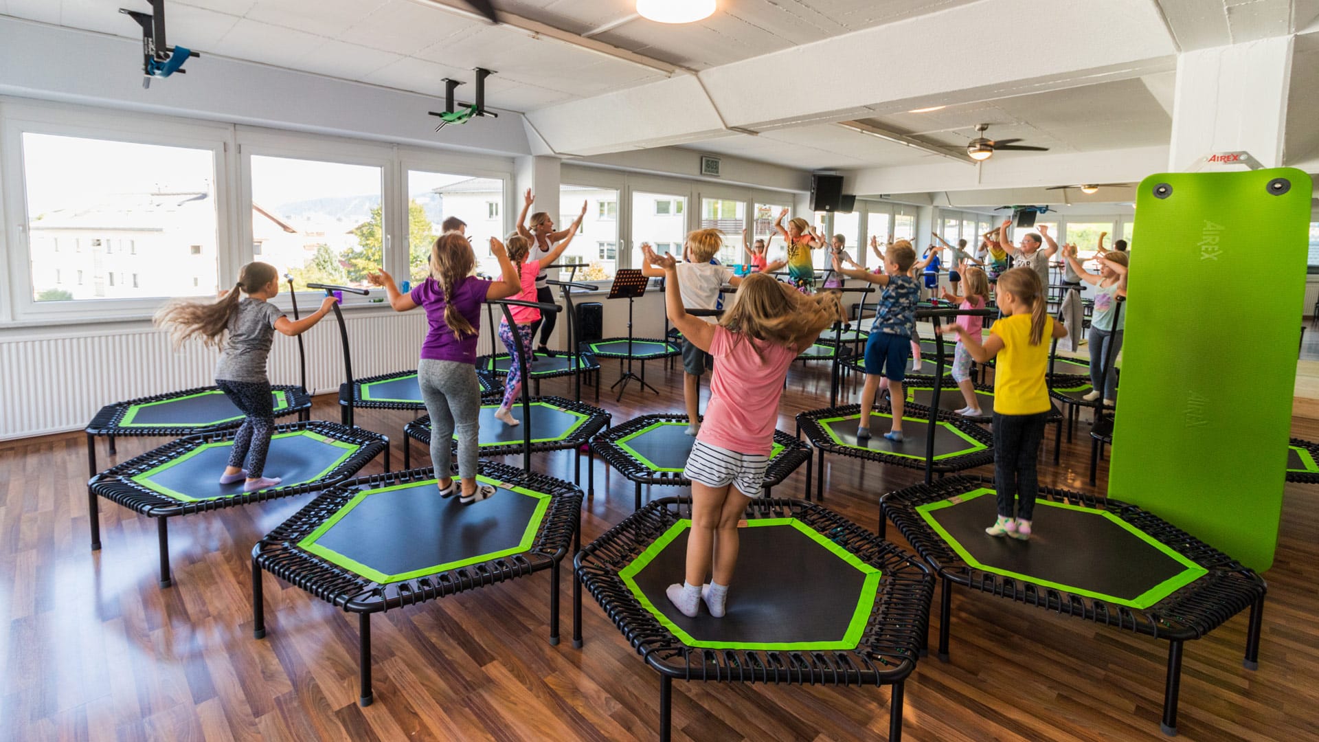 JUMPING Kids bei Wir bewegen Tirol im Fitnessstudio in Innsbruck