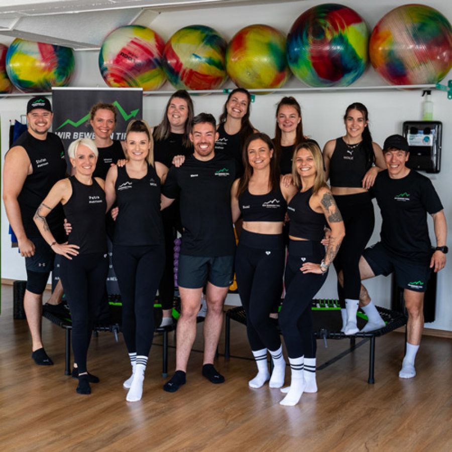 Team von Wir bewegen Tirol im Fitnessstudio in Innsbruck